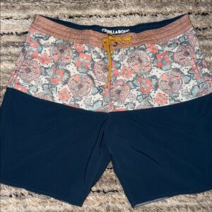 Billabong Men’s Navy, Coral & Tan Patterned Board Shorts 36 Waist